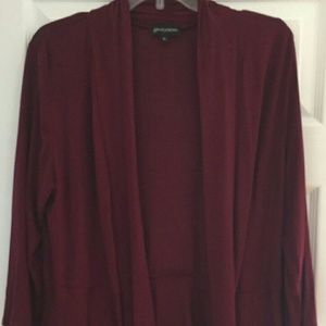 Burgandy, Ladies flowing over top